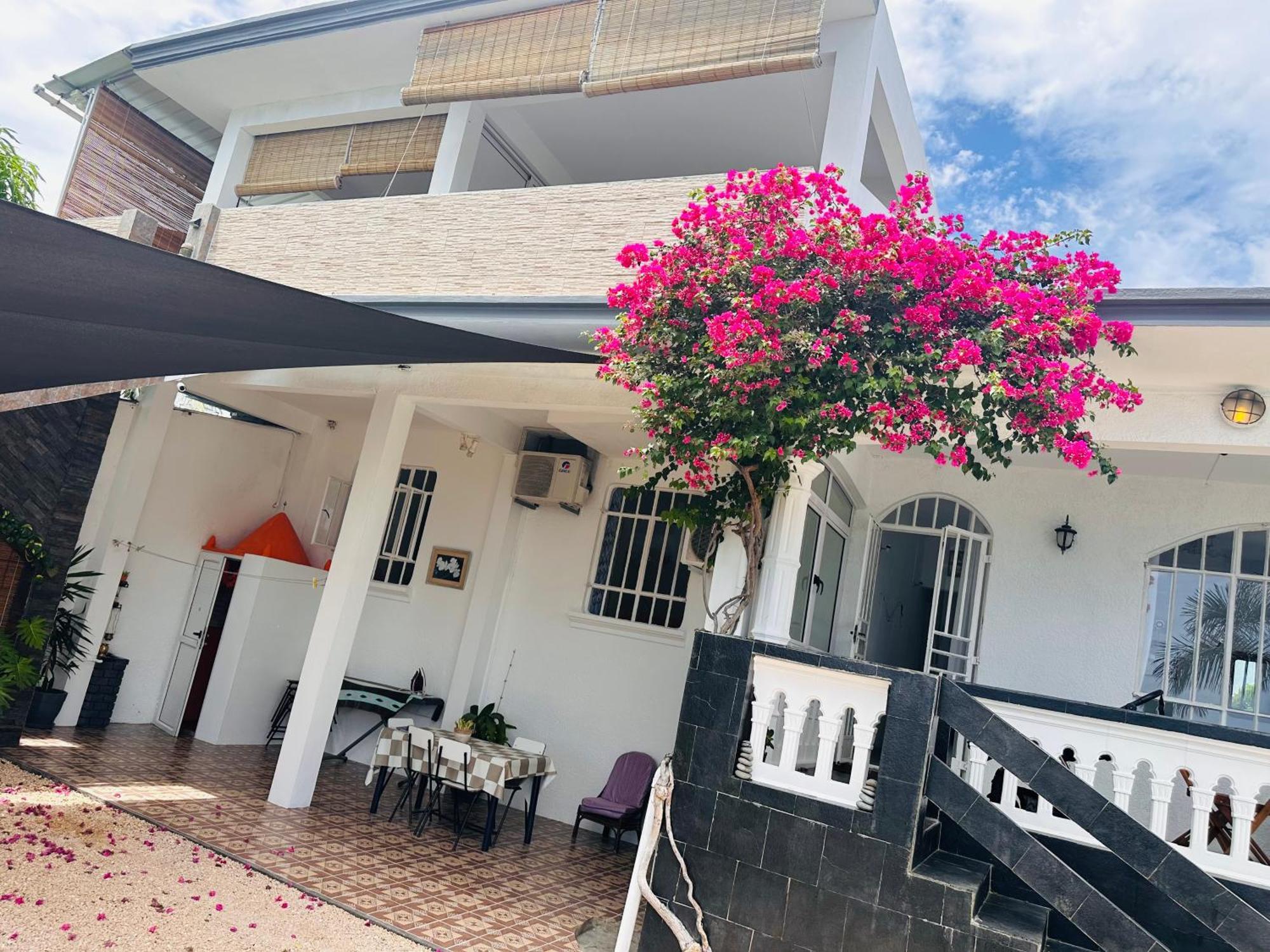 Hotel Lavender à Le Morne Extérieur photo