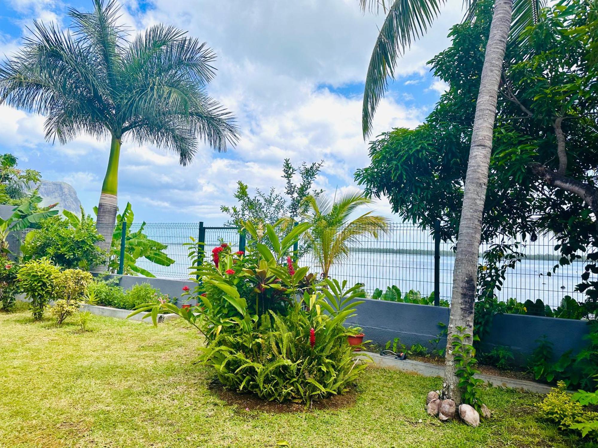 Hotel Lavender à Le Morne Extérieur photo